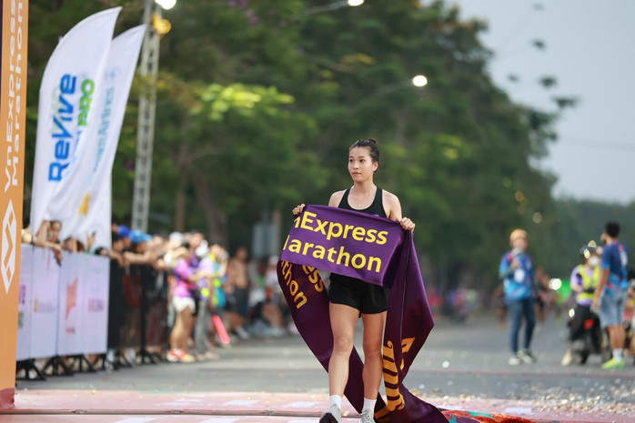 Điểm mặt những vận động vi&ecirc;n v&ocirc; địch VnExpress Marathon Huế 2026 - Ảnh 4.