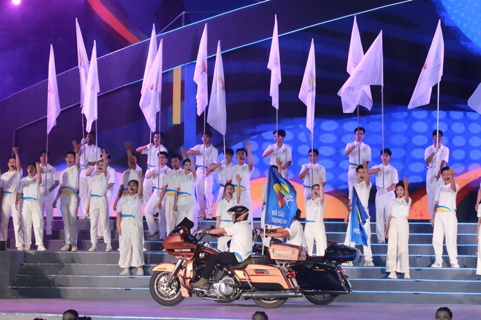 Khai mạc Đại hội TDTT TPHCM: Ngọn lửa thể thao lan tỏa đến phường x&atilde; - Ảnh 6.