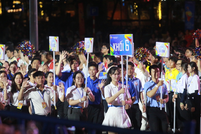 Khai mạc Đại hội TDTT TPHCM: Ngọn lửa thể thao lan tỏa đến phường x&atilde; - Ảnh 12.