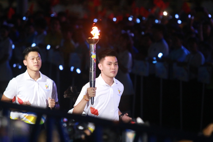 Khai mạc Đại hội TDTT TPHCM: Ngọn lửa thể thao lan tỏa đến phường x&atilde; - Ảnh 8.