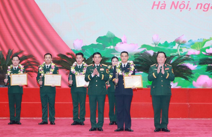 T&ocirc;n vinh 90 gương mặt trẻ ti&ecirc;u biểu, triển vọng to&agrave;n qu&acirc;n - Ảnh 1.