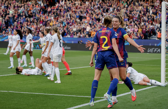 Putellas ra s&acirc;n lần thứ 500, Barcelona v&ugrave;i dập Real Madrid tứ kết Champions League nữ - Ảnh 3.
