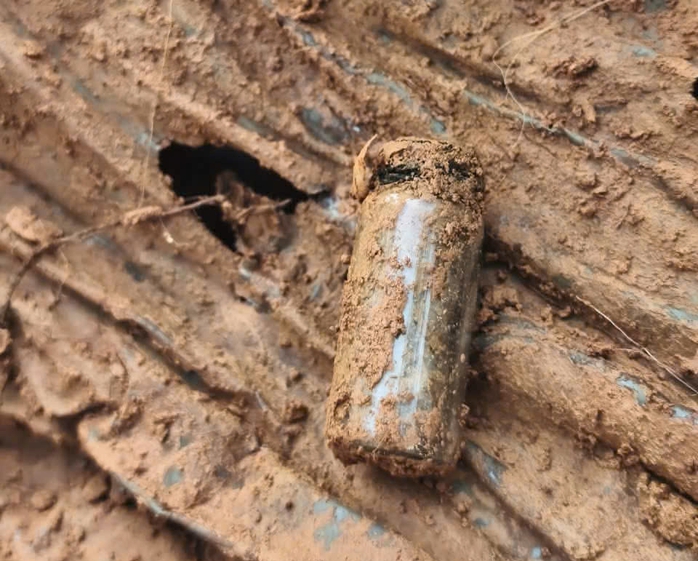 Ph&aacute;t hiện h&agrave;i cốt liệt sĩ v&agrave; lọ thủy tinh chứa th&ocirc;ng tin tại Quảng Trị - Ảnh 2.