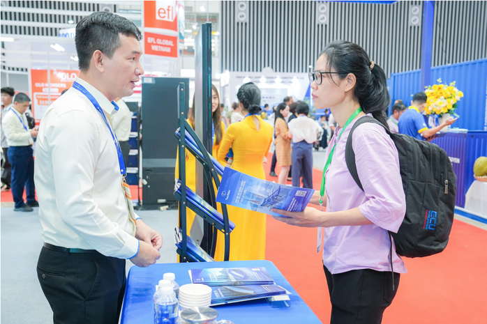 Lao động lớn tuổi ng&agrave;y c&agrave;ng &ldquo;hẹp cửa&rdquo; việc l&agrave;m - Ảnh 1.