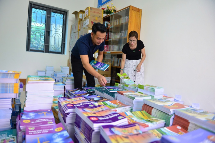 Miễn ph&iacute; s&aacute;ch gi&aacute;o khoa: Bảo đảm c&ocirc;ng bằng - Ảnh 1.