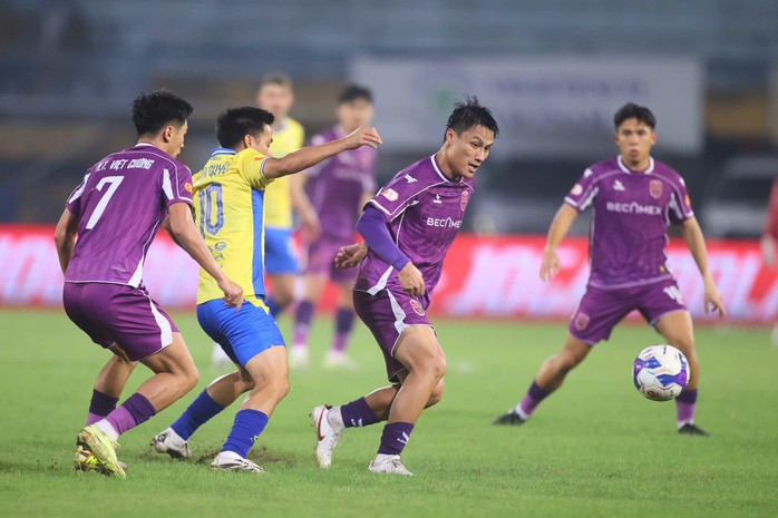 Đội b&oacute;ng đất Thủ đ&aacute;nh mất bản sắc - Ảnh 2.