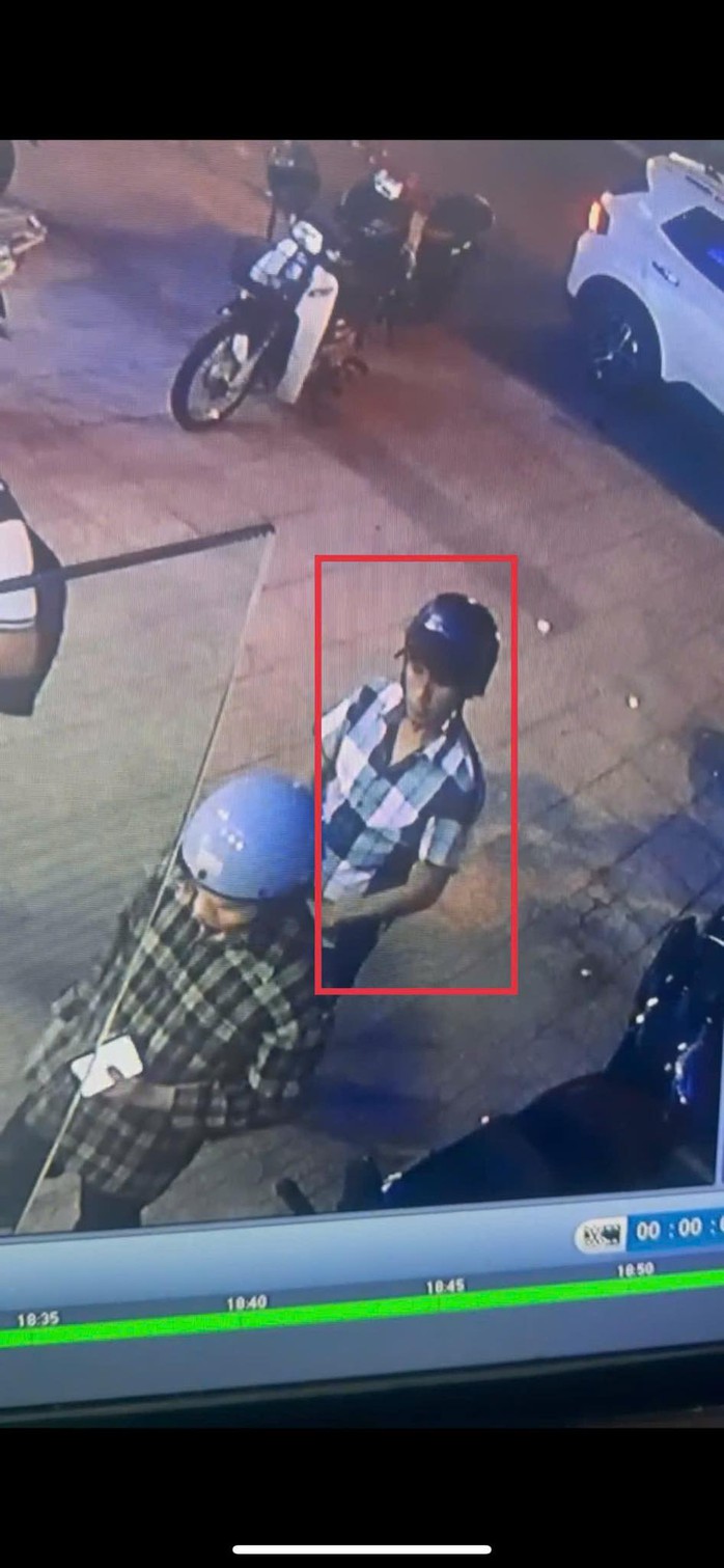 C&ocirc;ng an Cam Ranh truy t&igrave;m người lấy 128 triệu đồng bỏ qu&ecirc;n tại ATM - Ảnh 1.