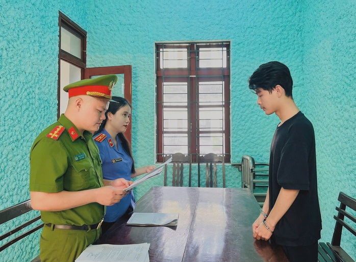 Mẹ v&agrave; con trai mượn 4 chiếc xe m&aacute;y đem đi cầm cố để lấy tiền ti&ecirc;u x&agrave;i - Ảnh 1.