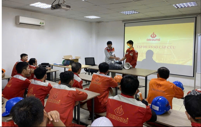 TPHCM ph&aacute;t động Th&aacute;ng h&agrave;nh động về an to&agrave;n, vệ sinh lao động 2026: Đưa AI v&agrave;o ph&ograve;ng ngừa rủi ro - Ảnh 1.