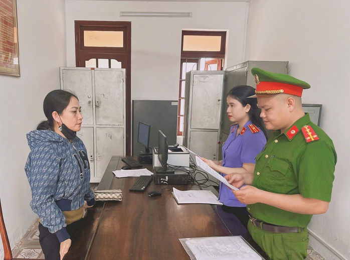 Mẹ v&agrave; con trai mượn 4 chiếc xe m&aacute;y đem đi cầm cố để lấy tiền ti&ecirc;u x&agrave;i - Ảnh 2.