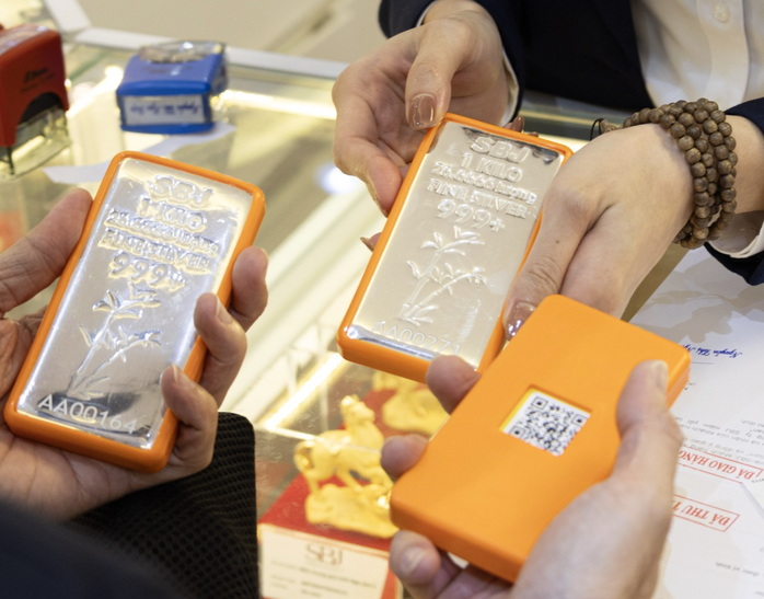 Gi&aacute; bạc h&ocirc;m nay 20 - 4: Tăng cao nhất 5 tuần , ưu đ&atilde;i từ c&ocirc;ng ty bạc - Ảnh 2.