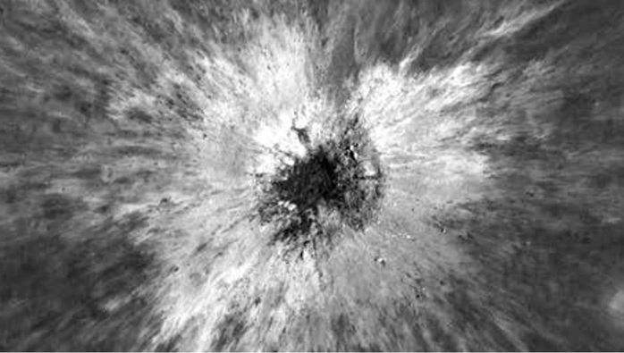 Một "lỗ thủng" khổng lồ vừa xuất hiện tr&ecirc;n Mặt Trăng - Ảnh 1.