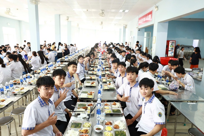 Lần đầu ti&ecirc;n c&oacute; 400 chỉ ti&ecirc;u ng&agrave;nh luật ở khu vực miền Trung  - Ảnh 6.