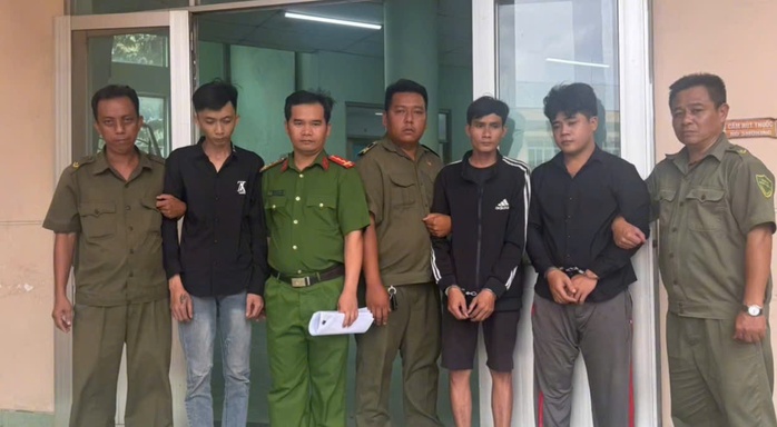 Tạm giữ 4 đối tượng gây rối trật tự trước cổng Công ty Rita , KCN Sóng Thần 2 - Ảnh 1.