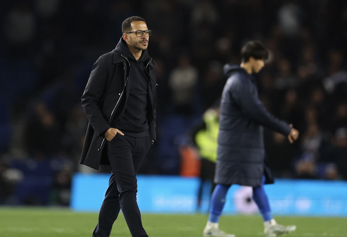 Chelsea thua sốc tại AMEX, chạm đ&aacute;y khủng hoảng cuộc đua Ngoại hạng - Ảnh 6.