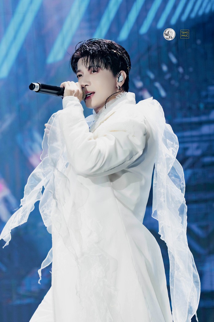 Nhạc sĩ Huỳnh Quốc Huy: "&Aacute;p lực lớn nhất l&agrave; li&ecirc;n tục n&acirc;ng cấp ch&iacute;nh m&igrave;nh v&agrave; Tăng Ph&uacute;c"  - Ảnh 5.