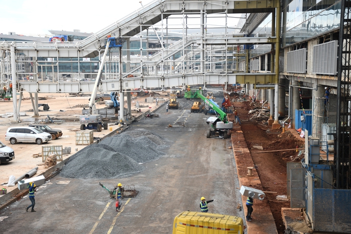 Thiếu hụt 40 % lao động tại c&ocirc;ng trường s&acirc;n bay Long Th&agrave;nh - Ảnh 2.