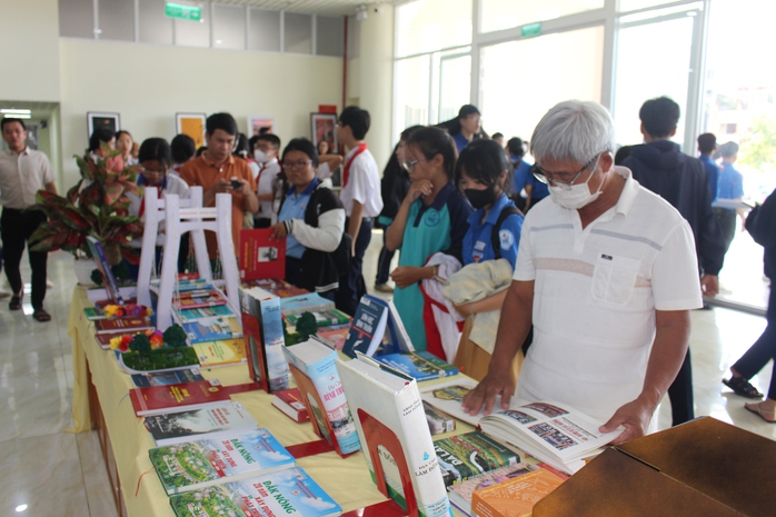 Lan tỏa văn h&oacute;a đọc từ Ng&agrave;y S&aacute;ch Việt Nam tại L&acirc;m Đồng - Ảnh 2.