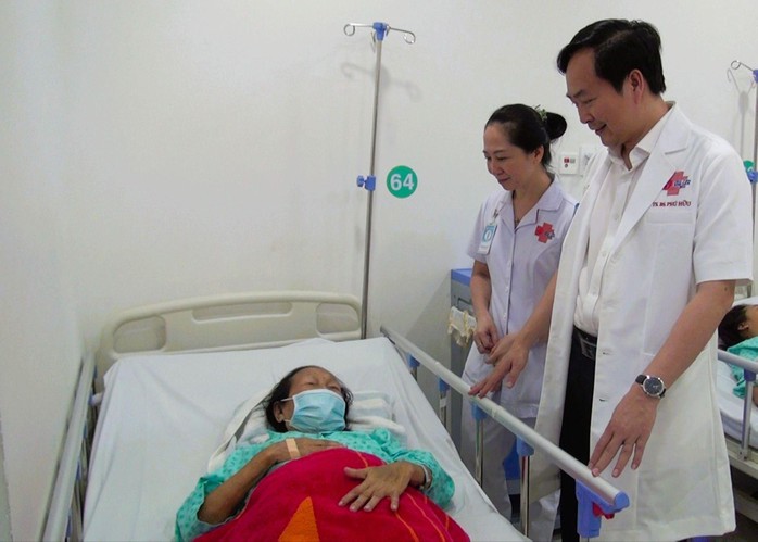 Cụ b&agrave; 82 tuổi bị xuất huyết ruột non nặng hiếm gặp - Ảnh 2.