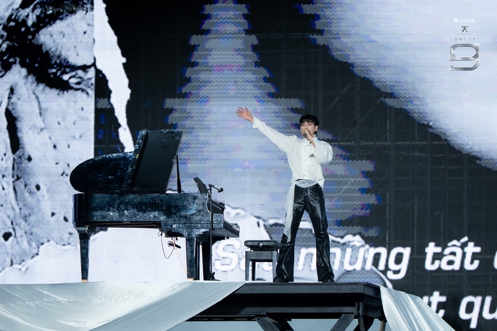 Tranh c&atilde;i về Isaac: Visual qu&aacute; nổi bật đến mức bị qu&ecirc;n mất vocal thực lực?  - Ảnh 3.