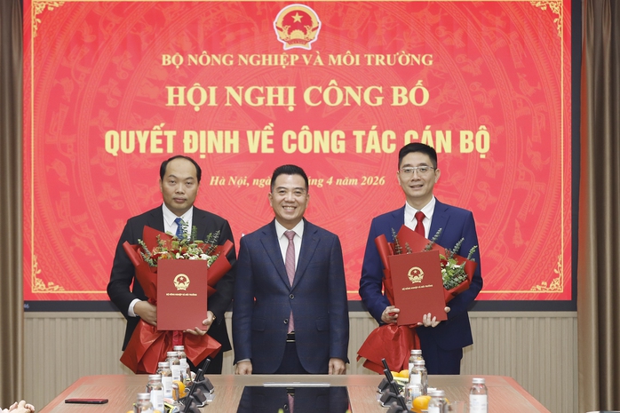 Chủ tịch x&atilde; 37 tuổi ở Th&aacute;i Nguy&ecirc;n l&agrave;m Thư k&yacute; Bộ trưởng Bộ N&ocirc;ng nghiệp v&agrave; M&ocirc;i trường - Ảnh 1.