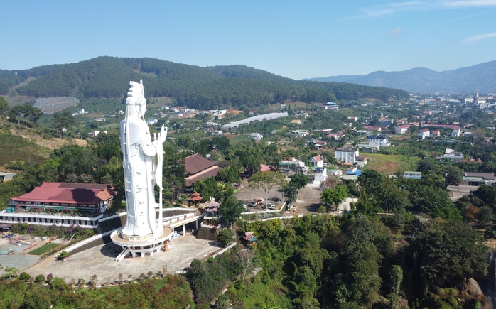 Novaland đề xuất si&ecirc;u m&ocirc; h&igrave;nh đ&ocirc; thị phức hợp ở L&acirc;m Đồng - Ảnh 3.