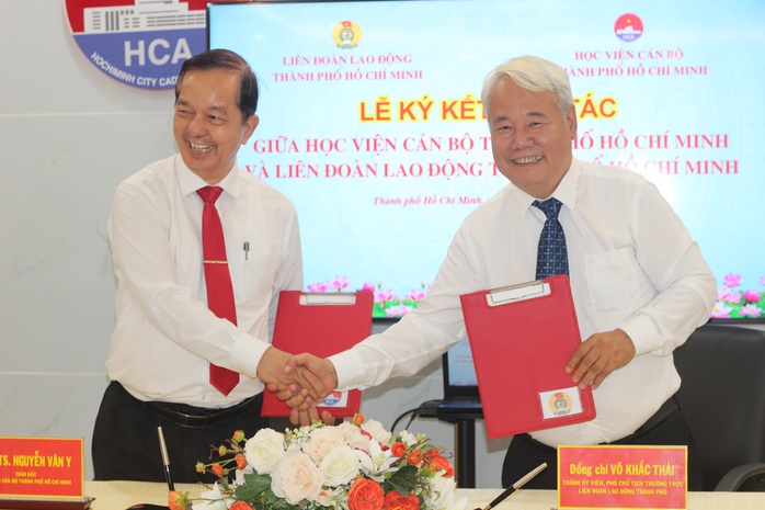 N&acirc;ng cao tr&igrave;nh độ, l&yacute; luận ch&iacute;nh trị cho c&aacute;n bộ, c&ocirc;ng chức, vi&ecirc;n chức, người lao động - Ảnh 2.