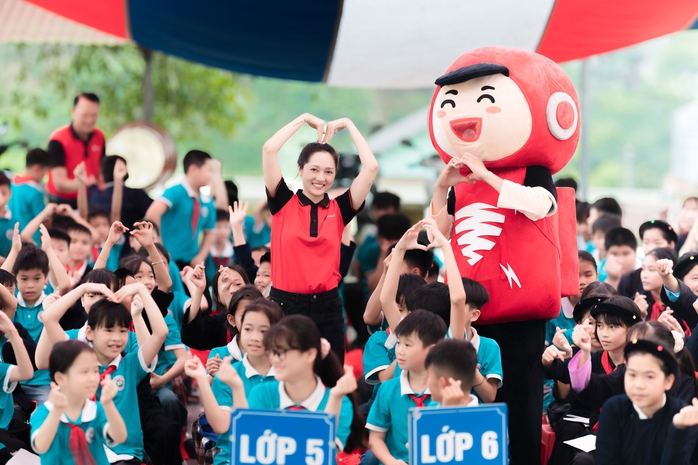 H&agrave;nh tr&igrave;nh "rực rỡ" của Bảo Anh  - Ảnh 10.