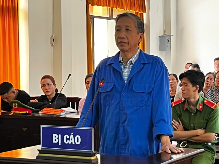 Cựu Trưởng C&ocirc;ng an Ph&uacute; Quốc phủ nhận c&ugrave;ng &ldquo;em g&aacute;i nu&ocirc;i&rdquo; lừa đảo hơn 67,7 tỉ đồng - Ảnh 1.