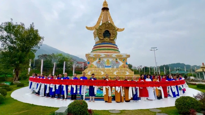 Khai mở cuộn thư ph&aacute;p Đại Bi Quan &Acirc;m 200 m&eacute;t tại Ph&uacute; Thọ năm 2026 - Ảnh 3.