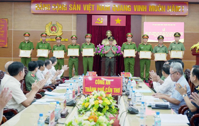 C&ocirc;ng an Cần Thơ triệt ph&aacute; 3 vụ ma t&uacute;y lớn từ Campuchia , bắt 38 đối tượng - Ảnh 4.