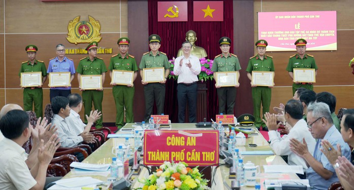 C&ocirc;ng an Cần Thơ triệt ph&aacute; 3 vụ ma t&uacute;y lớn từ Campuchia , bắt 38 đối tượng - Ảnh 3.