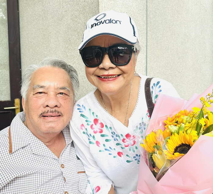 Sinh nhật ấm &aacute;p của nghệ sĩ T&uacute; Trinh tại Khu dưỡng l&atilde;o Thị Ngh&egrave; - Ảnh 1.