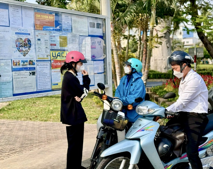 Lao động thời vụ đối mặt rủi ro - Ảnh 1.