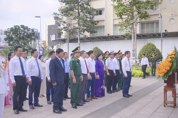 TP HCM tổ chức triển lãm ảnh quy mô lớn - Ảnh 1.