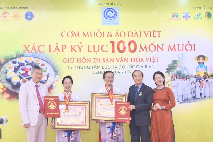 100 m&oacute;n muối độc đ&aacute;o c&ugrave;ng &aacute;o d&agrave;i Việt được vinh danh - Ảnh 3.