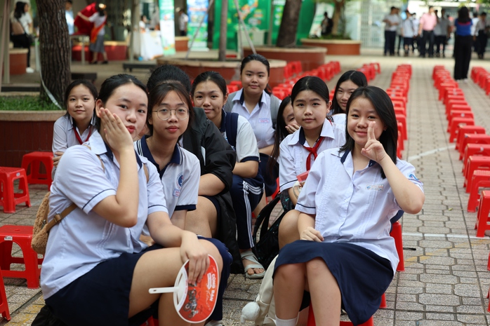 9 giờ s&aacute;ng mai (24-4): B&aacute;o Người Lao Động tổ chức Talkshow "Chọn đ&uacute;ng nguyện vọng v&agrave;o lớp 10" - Ảnh 1.