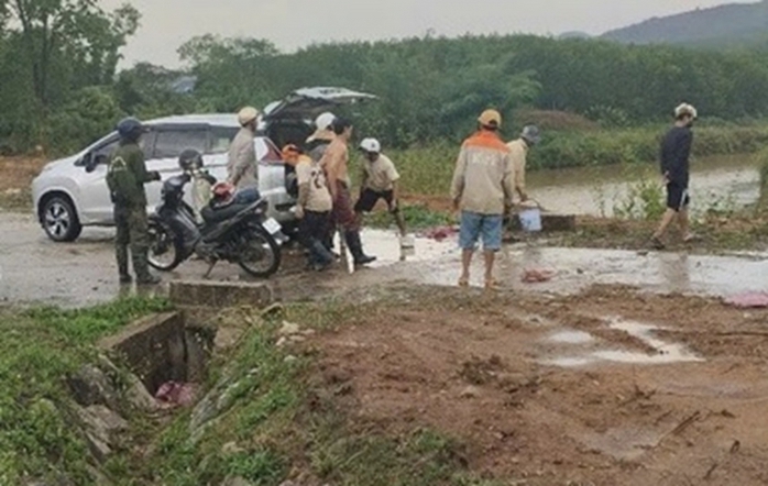 Gi&ocirc;ng lốc tại Quảng Ninh khiến một người d&acirc;n tử vong do s&eacute;t đ&aacute;nh - Ảnh 1.