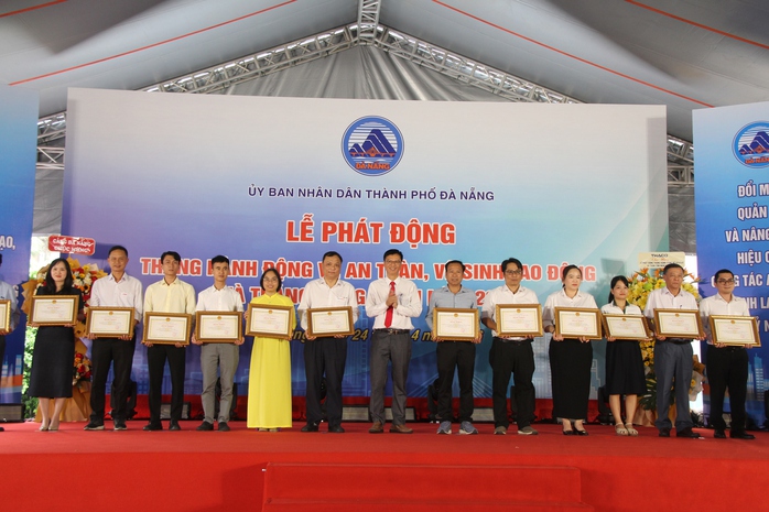 L&atilde;nh đạo Đ&agrave; Nẵng: &ldquo;Y&ecirc;u cầu doanh nghiệp kh&ocirc;ng đặt lợi nhuận tr&ecirc;n t&iacute;nh mạng lao động&rdquo; - Ảnh 3.