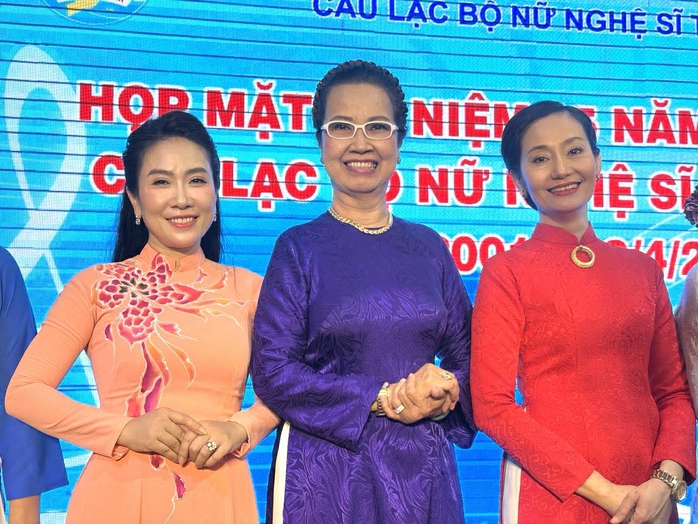 25 năm CLB Nữ nghệ sĩ TP HCM: Khi y&ecirc;u thương trở th&agrave;nh phương thức h&agrave;nh động - Ảnh 9.