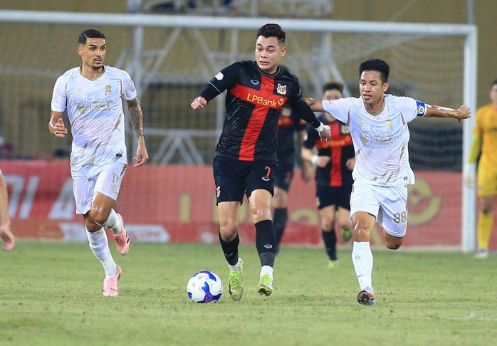 Ninh B&igrave;nh FC chạm tr&aacute;n H&agrave; Nội FC: Đại chiến v&igrave; tốp 3 - Ảnh 2.
