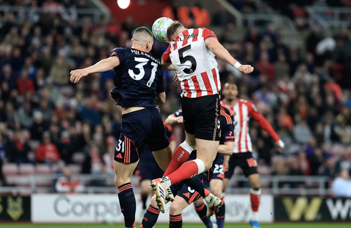 Forest thắng tưng bừng Sunderland, West Ham v&agrave; Tottenham &acirc;u lo v&eacute; trụ hạng - Ảnh 1.