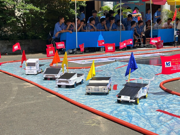 Hơn 170 sinh vi&ecirc;n tranh t&agrave;i chế tạo xe năng lượng mặt trời - Ảnh 2.