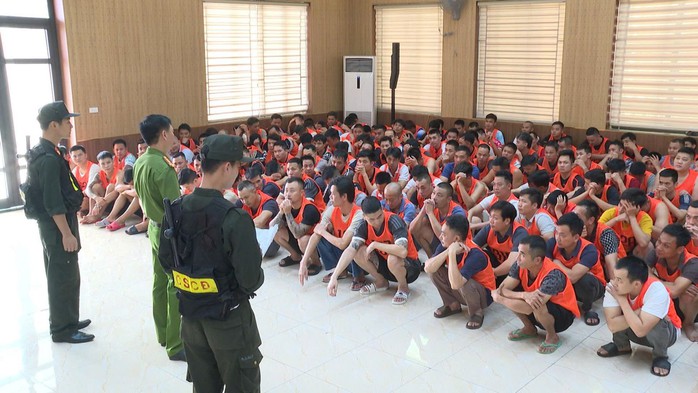 Bộ C&ocirc;ng an triệt ph&aacute; "trường g&agrave; quốc tế Vi&ecirc;ng Xay", khởi tố 196 bị can - Ảnh 1.