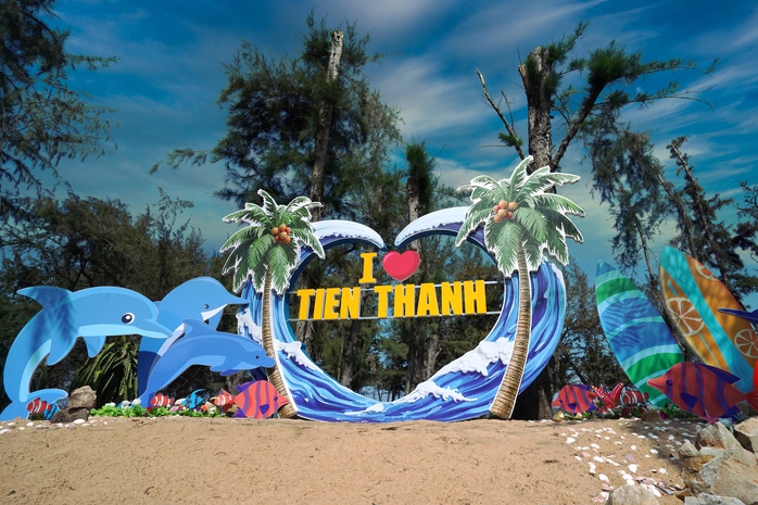 Tiến Th&agrave;nh l&agrave;m mới du lịch bằng trải nghiệm v&agrave; truyền th&ocirc;ng số - Ảnh 3.