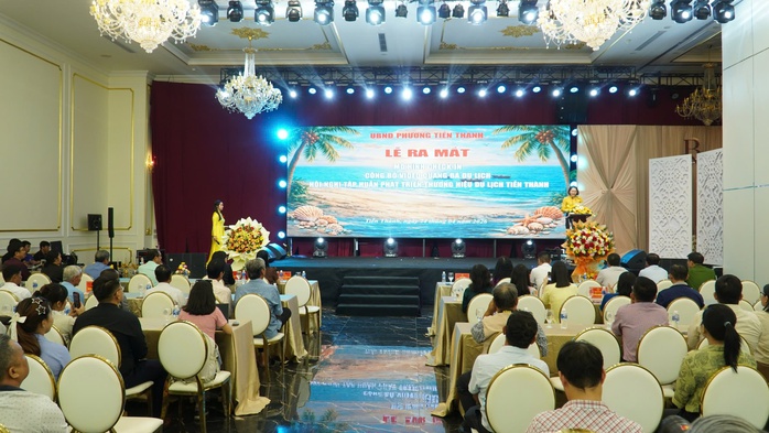 Tiến Th&agrave;nh l&agrave;m mới du lịch bằng trải nghiệm v&agrave; truyền th&ocirc;ng số - Ảnh 1.