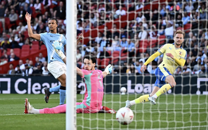 Man City ngược d&ograve;ng kịch t&iacute;nh, v&agrave;o chung kết FA Cup lần thứ tư li&ecirc;n tiếp - Ảnh 1.