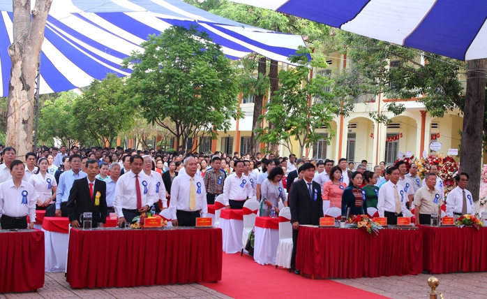 Ng&ocirc;i trường ươm mần tri thức cho đồng b&agrave;o d&acirc;n tộc thiểu số kỷ niệm 50 năm th&agrave;nh lập - Ảnh 1.