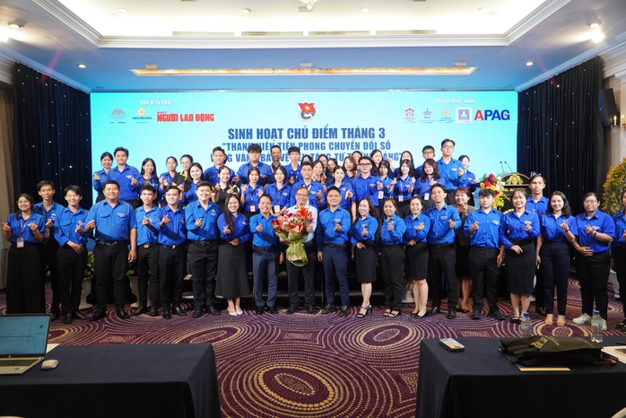 X&Acirc;Y DỰNG ĐẢNG VỮNG MẠNH TRONG KỶ NGUY&Ecirc;N SỐ: L&agrave;m chủ kh&ocirc;ng gian mạng, giữ vững "mặt trận" số - Ảnh 1.