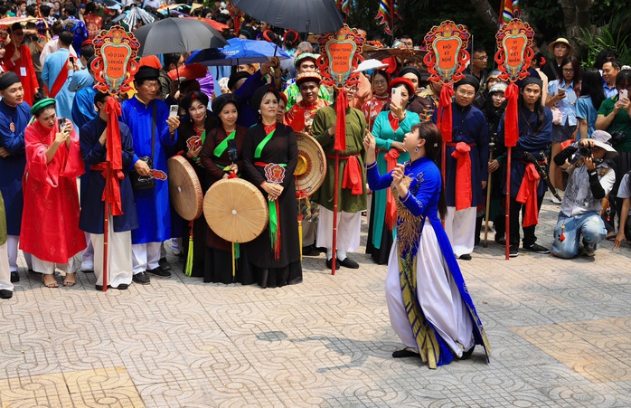 Lần đầu ti&ecirc;n Thảo Cầm Vi&ecirc;n t&aacute;i hiện huyền sử trong lễ diễu h&agrave;nh Quốc Tổ - Ảnh 8.